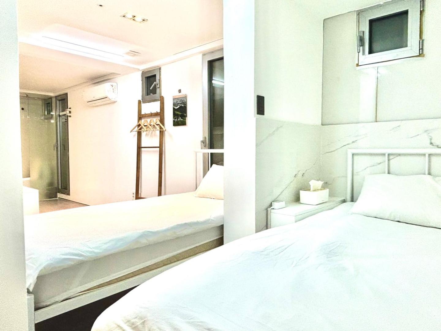 Look Home Guesthouse โซล ภายนอก รูปภาพ