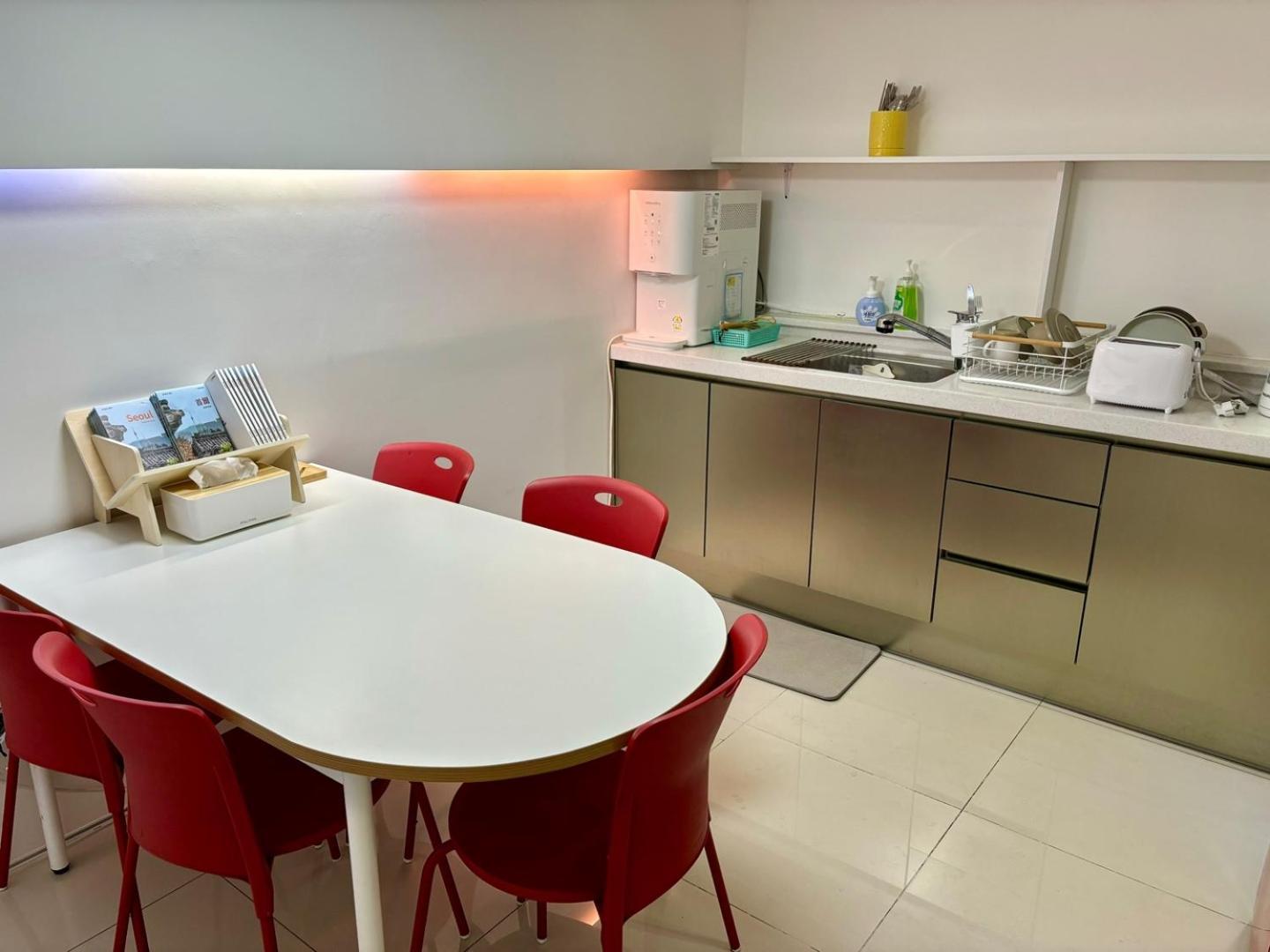 Look Home Guesthouse โซล ภายนอก รูปภาพ