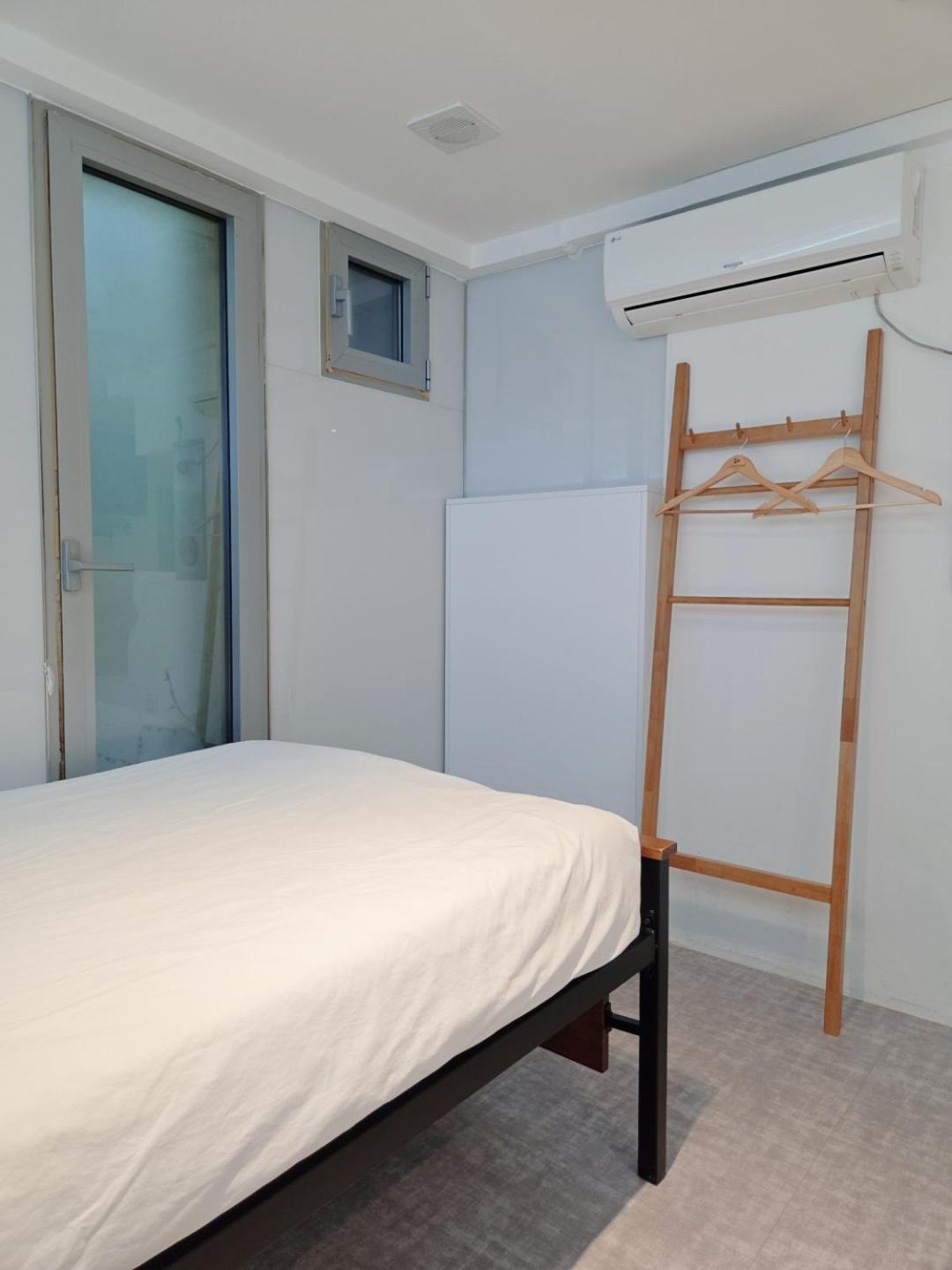 Look Home Guesthouse โซล ภายนอก รูปภาพ